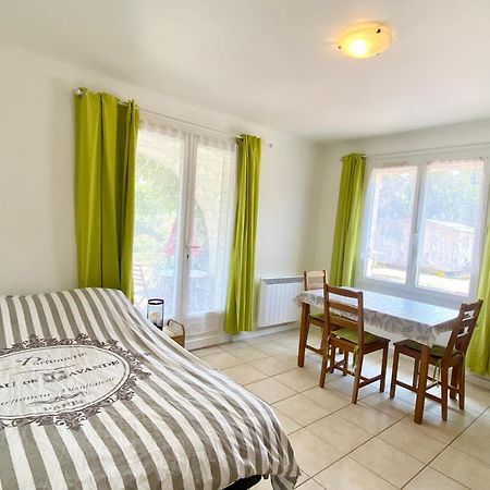 Chez Madou, T1 En Bas De Villa Et Rez De Jardin A 900M De La Mer Et Des Commerces Fréjus Exterior foto